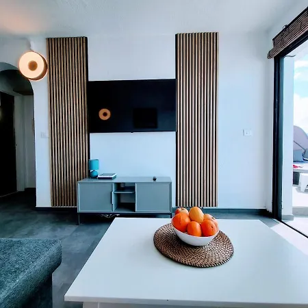 Cactus Apartment *